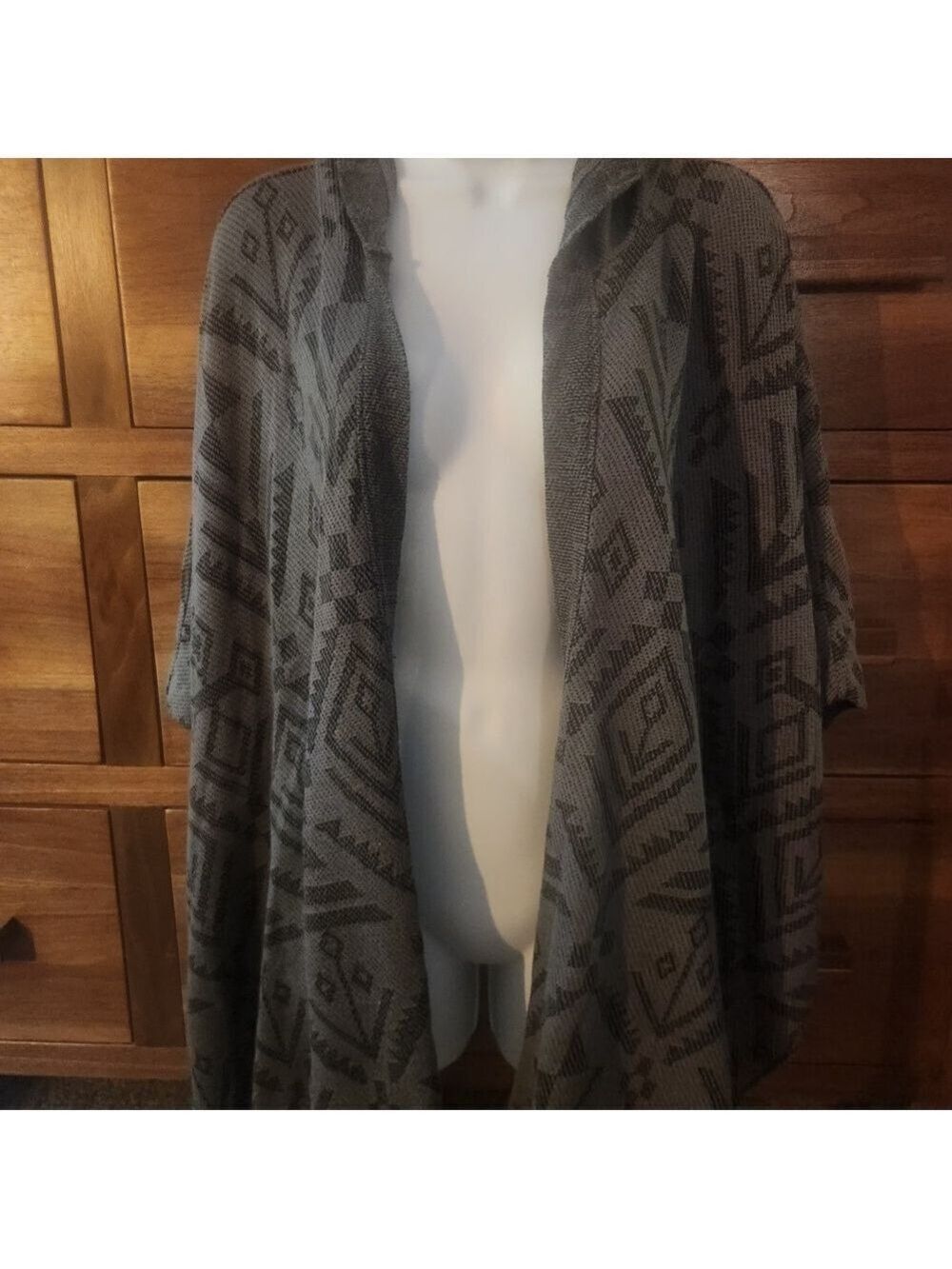 Hollister Gray Geometric Women's Poncho